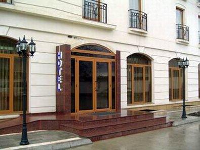 Hotel Europa Плоещ Екстериор снимка